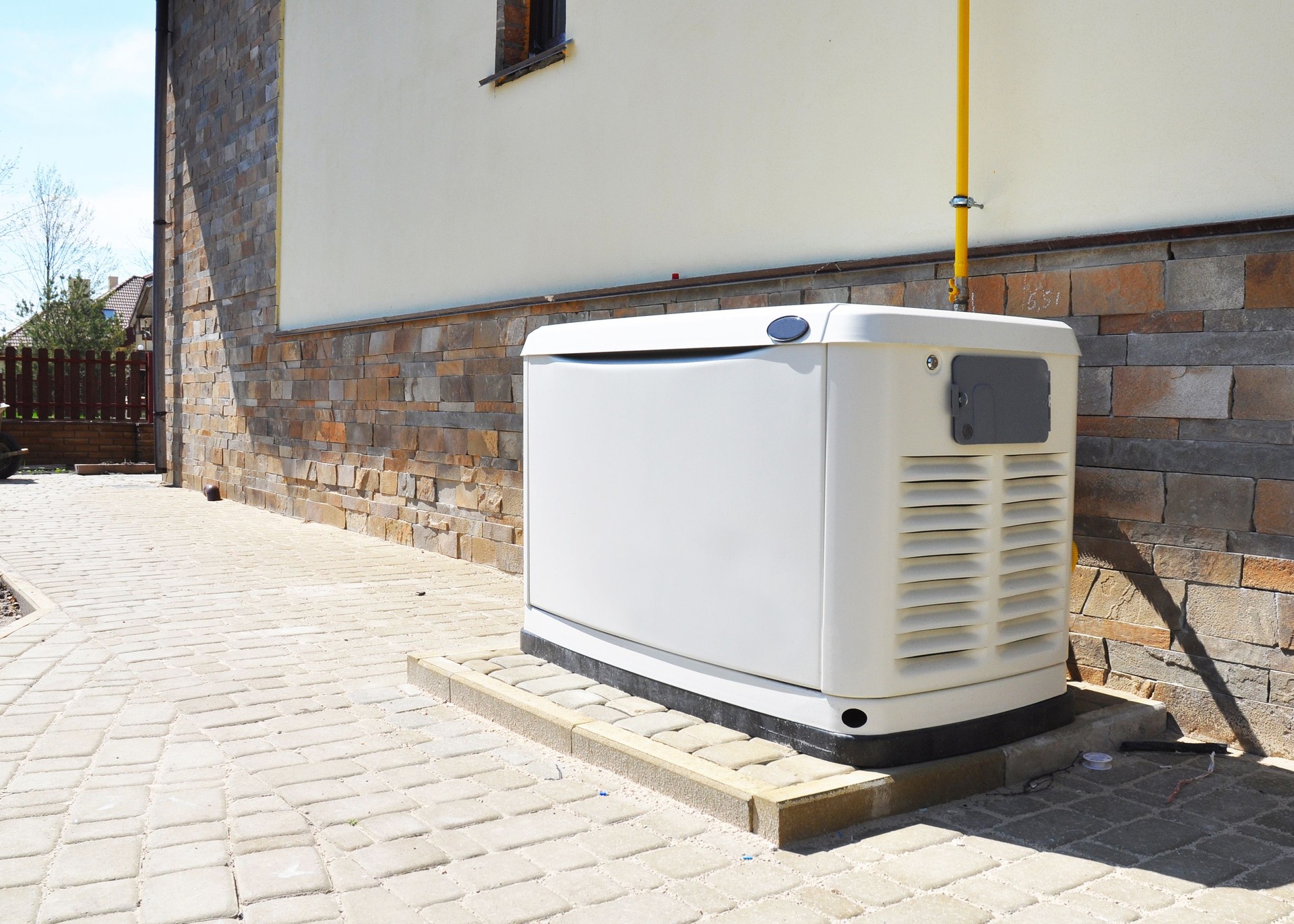 Residential house natural gas backup generator. Choosing a location for house standby generator.